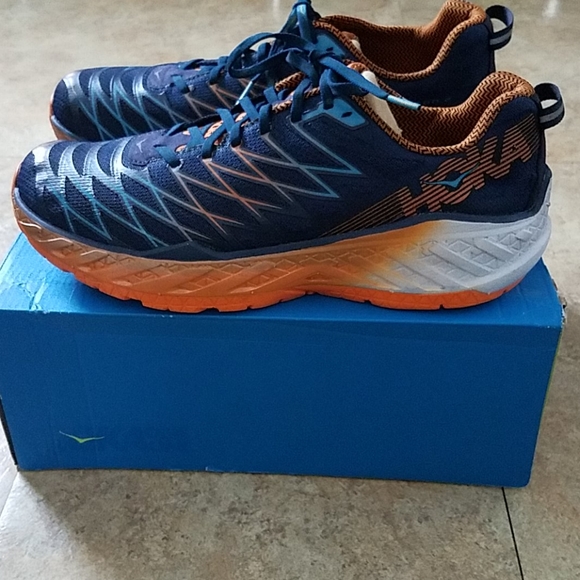 hoka one one clayton 2